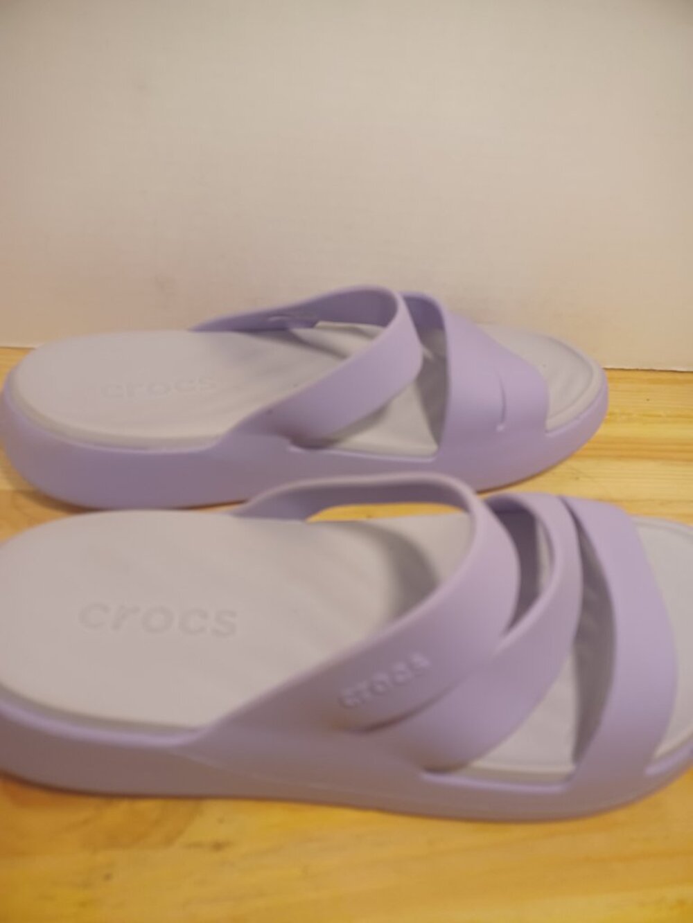 New CROCS Strappy Slides Size 6W - Picture 3 of 5